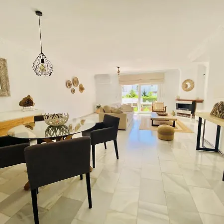 Holiday home House Casa Blanca,